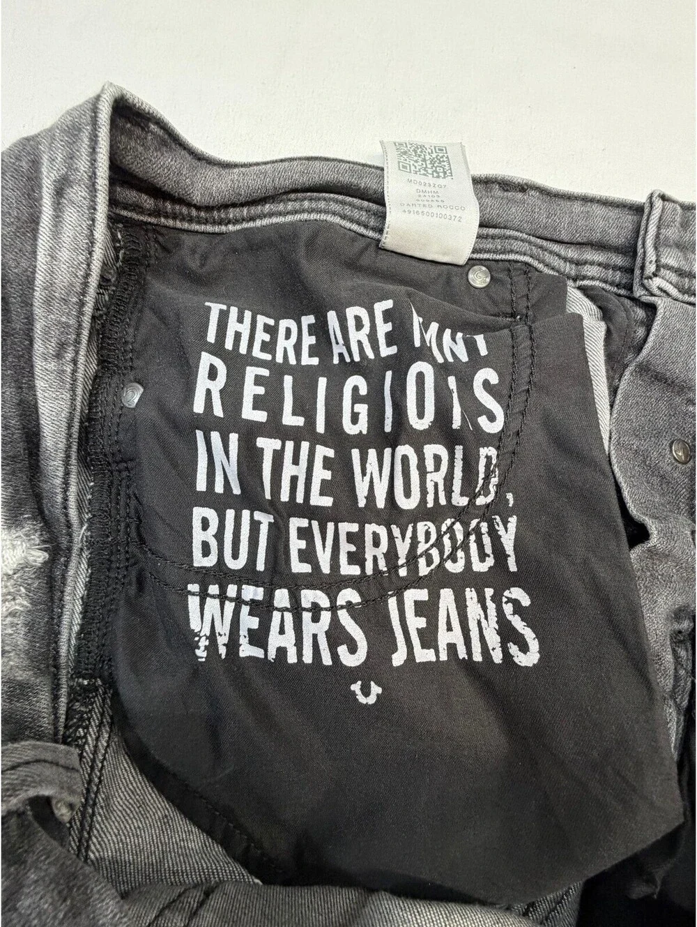 True Religion Men's Relaxed Skinny Jeans Heavy Distressed Cut-out Size 36 Black